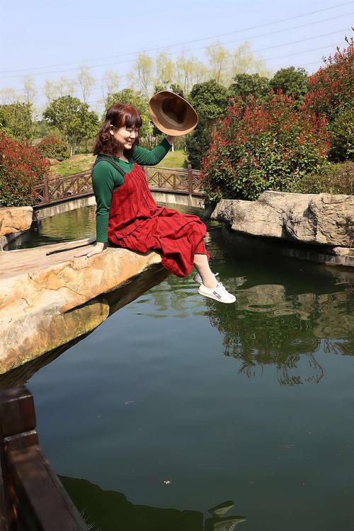 男生溜溜身子视频素材高清大全